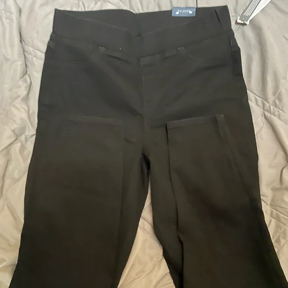 Black Pull on Jeggings by Talbots NWT